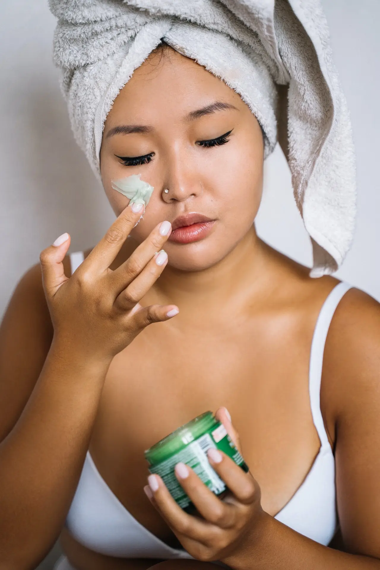 The Best Daily Skin Care Routine for Oily Skin in the Monsoon